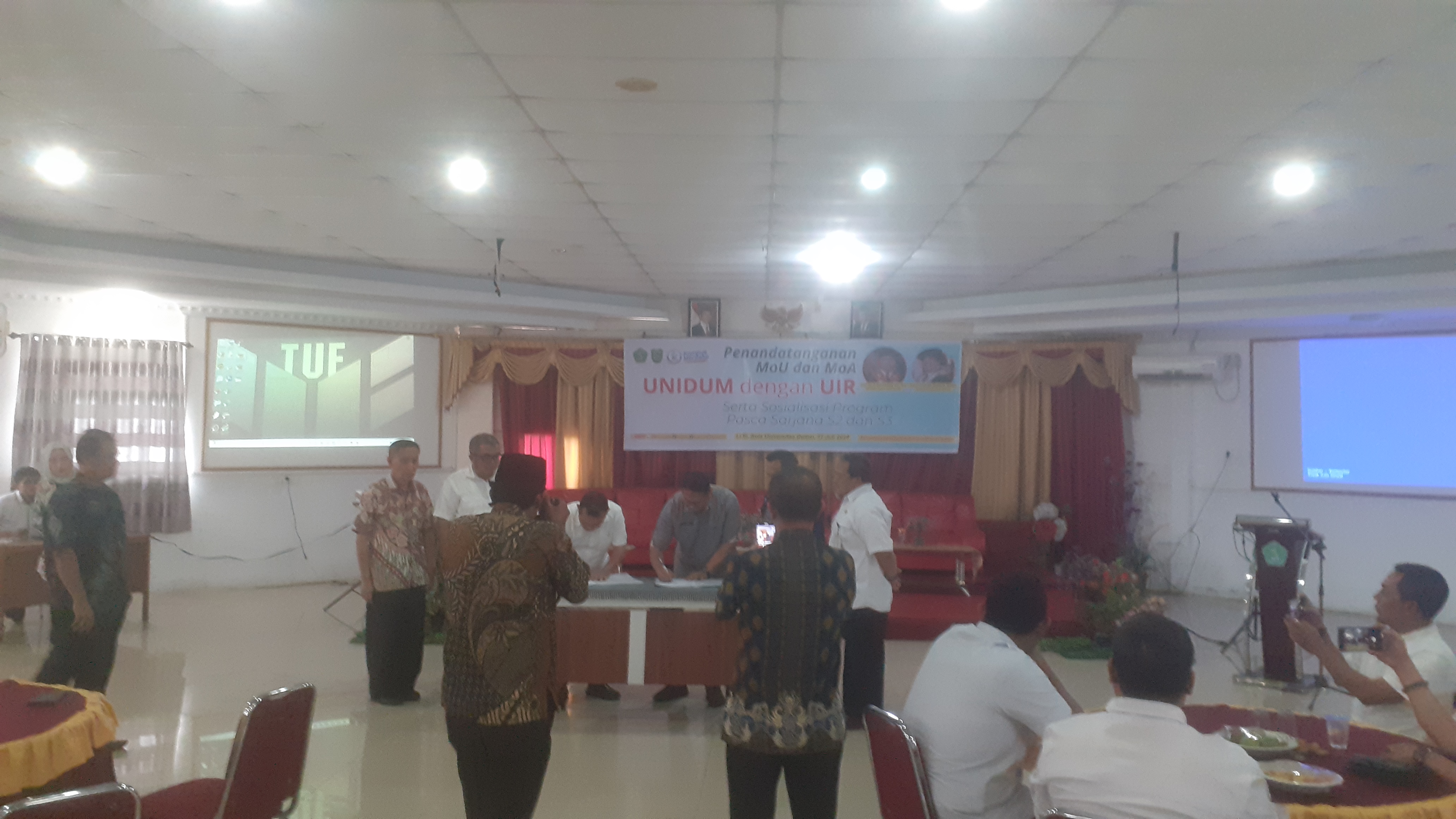 Penandatangan MOA Antara Universitas Dumai dan Universitas Islam Riau: Sosialisasi Program Pascasarjana S2 dan S3