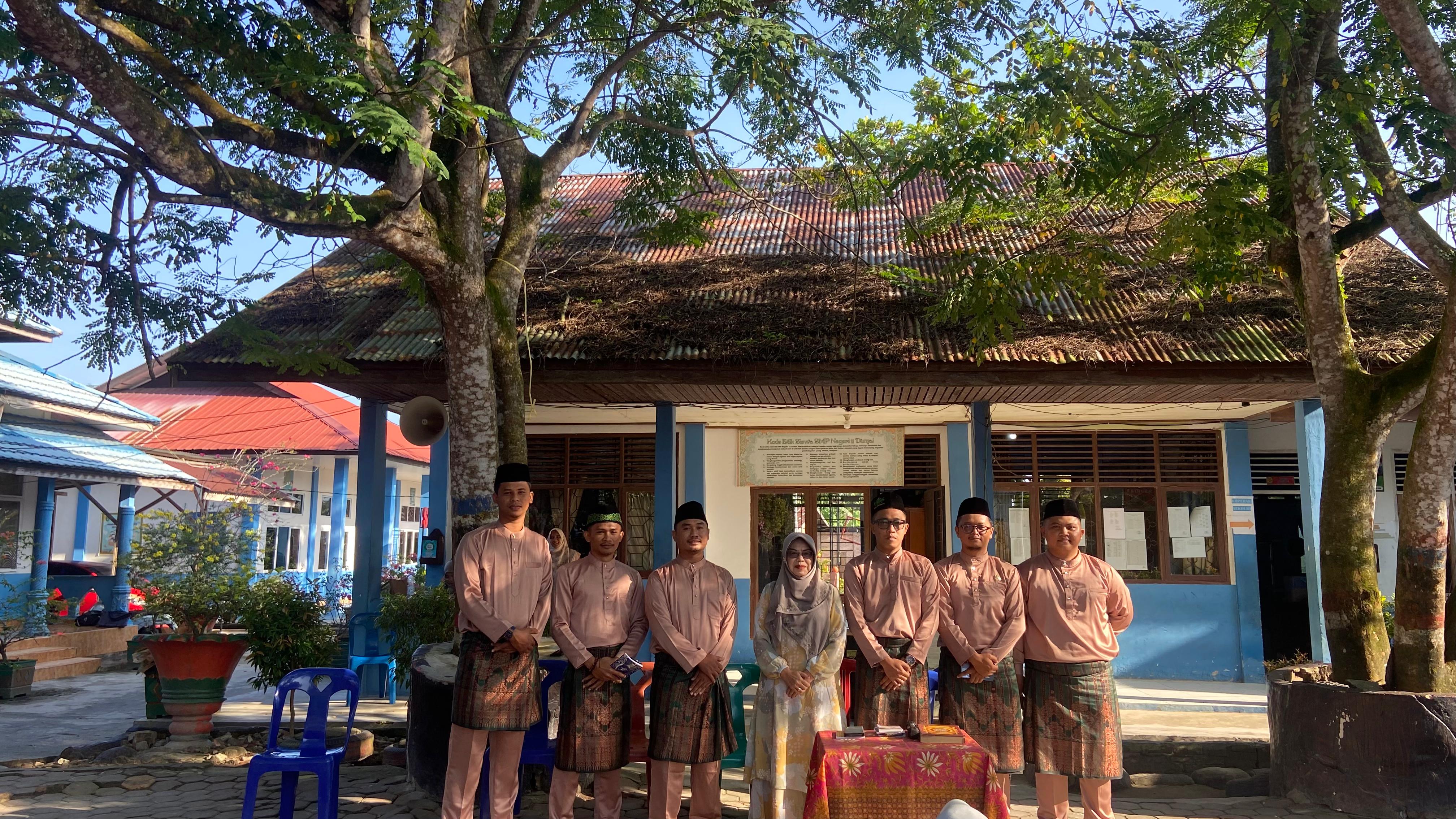 SMPN 11 Dumai Gelar ROHIS untuk Guru: Momen Spiritual dan Kebersamaan