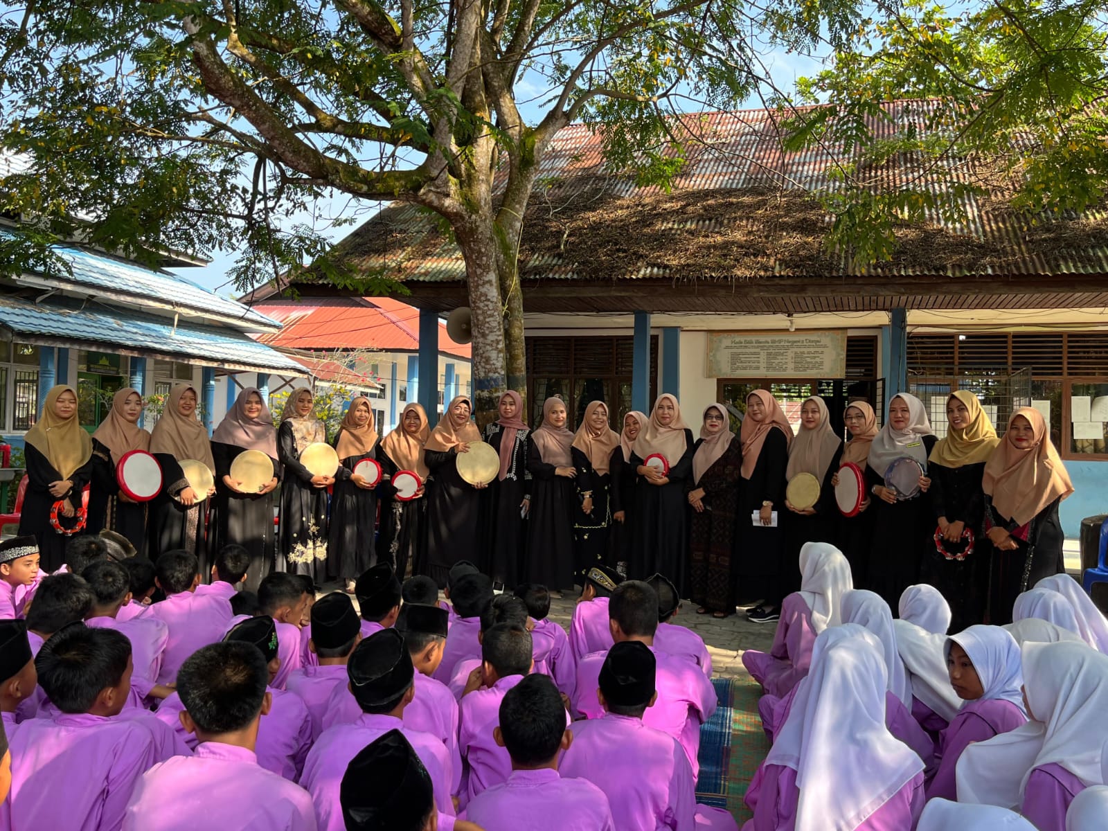 SMPN 11 Dumai Gelar ROHIS: Merajut Kebersamaan dan Menguatkan Spiritualitas Guru