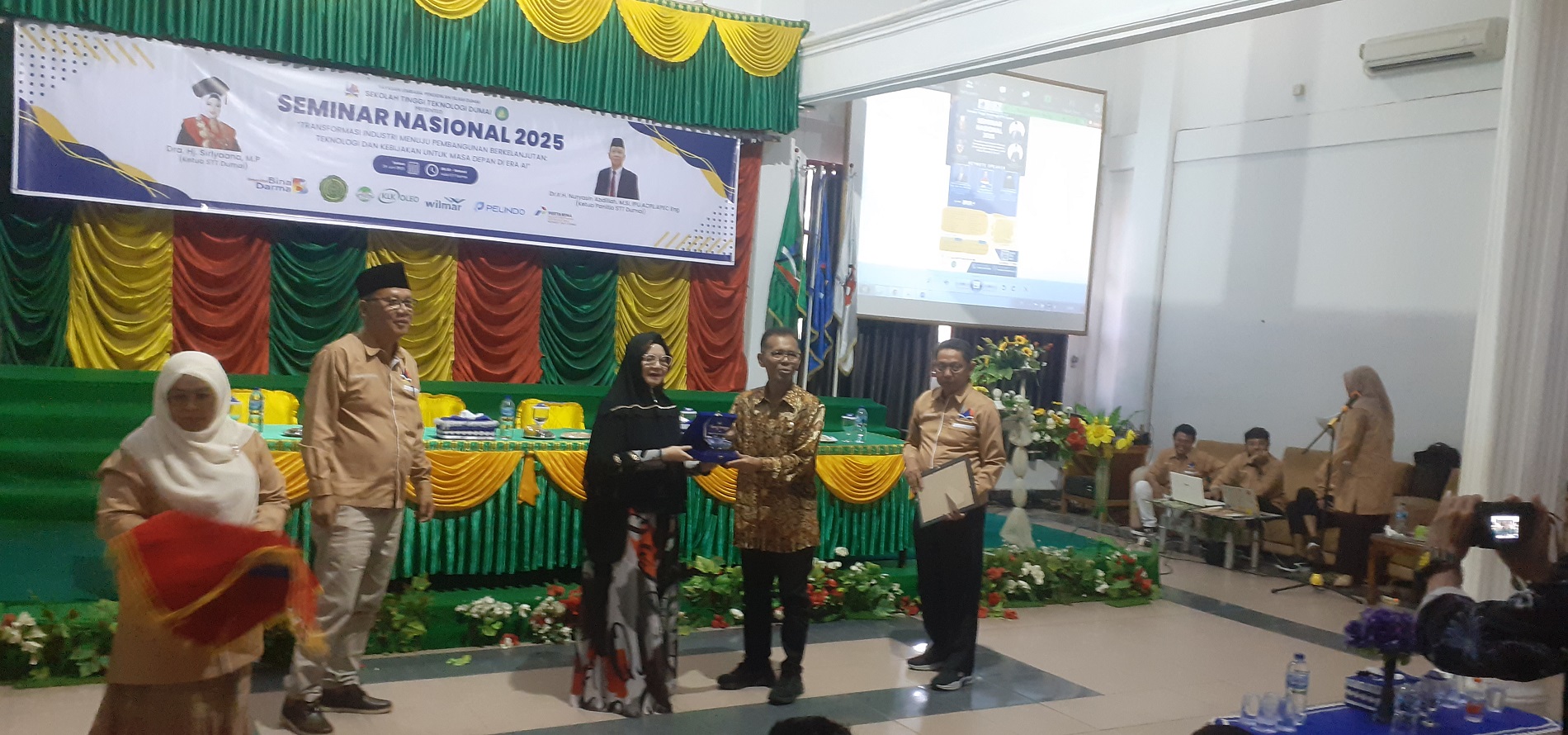 STT Dumai Sukses Gelar Seminar Nasional 2025 Bertema Transformasi Industri dan Masa Depan Teknologi di Era AI