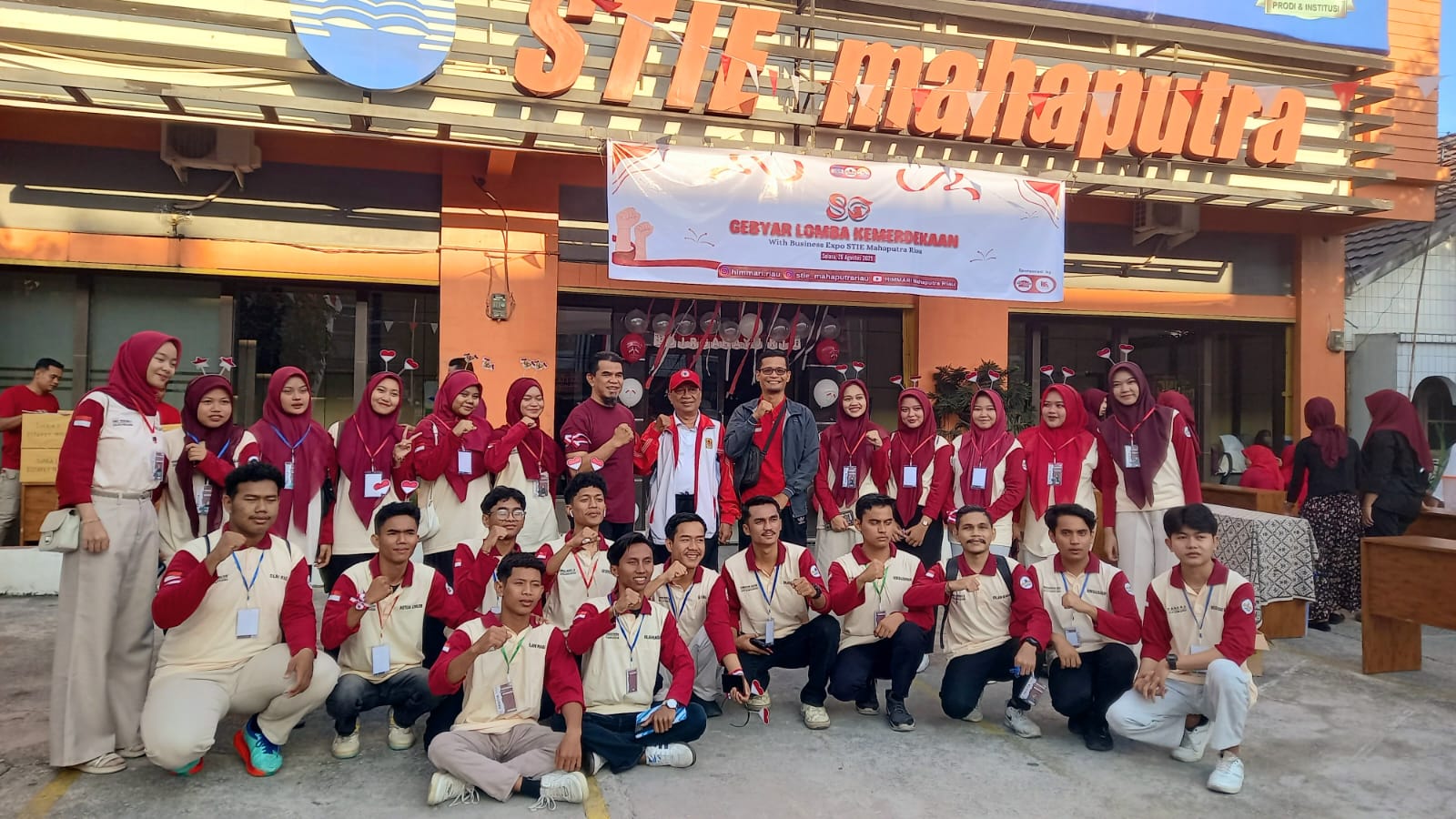Sivitas Akademika STIE Mahaputra Riau : Gelar Semarak HUT Kemerdekaan RI Ke 80