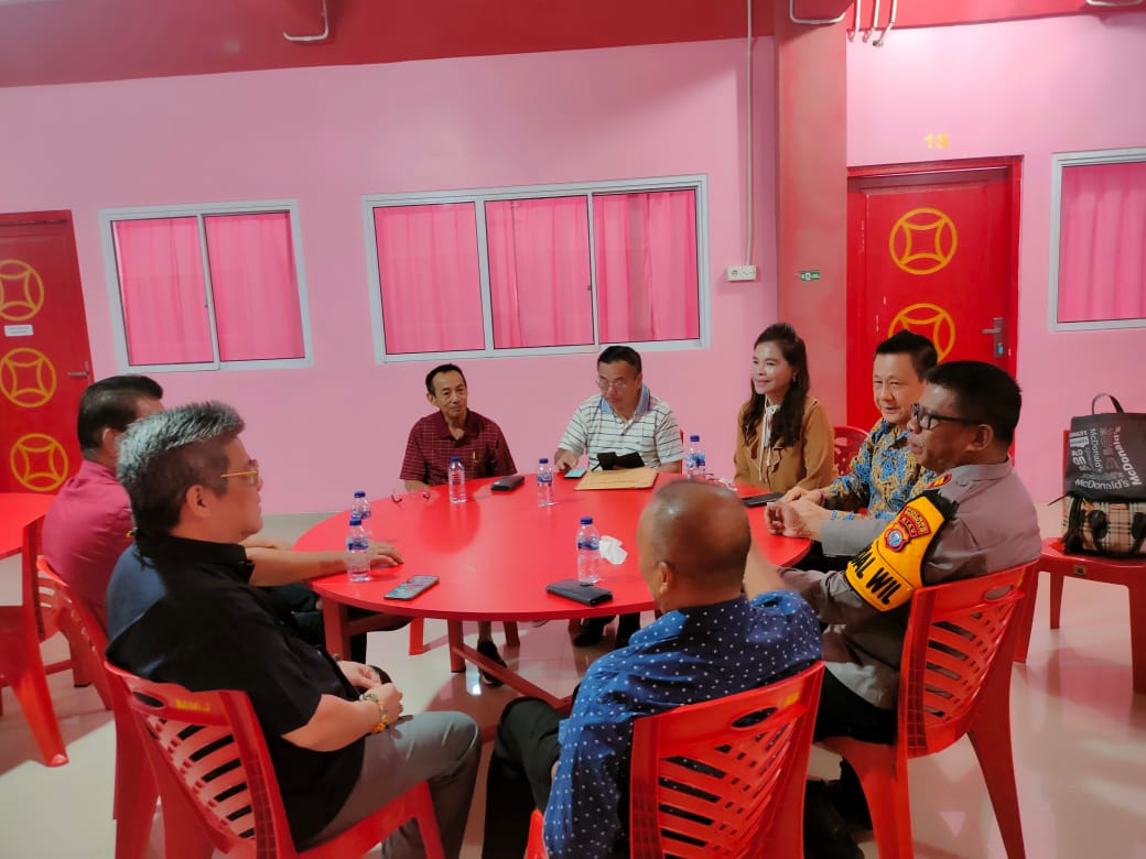 KAPOLSEK SAMPAIKAN PILKADA AMAN DAN DAMAI KEPADA TOKOH MASYARAKAT TIONGHOA
